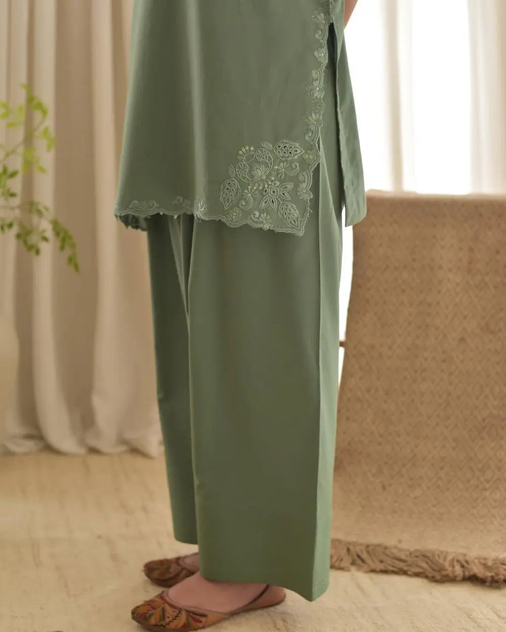 AIRA LAWN 3PC royal lifestyle collections