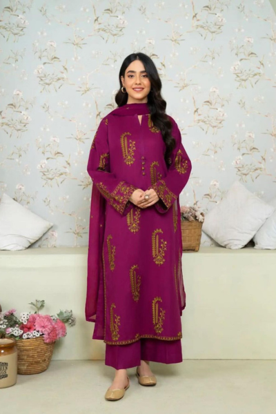 AMBER EMBROIDERED royal lifestyle collections
