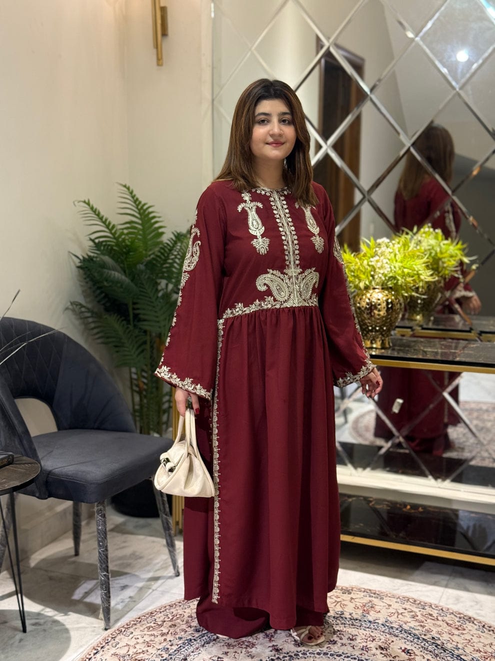 Alisha Mahroon Embroidered 2pc royal lifestyle collections
