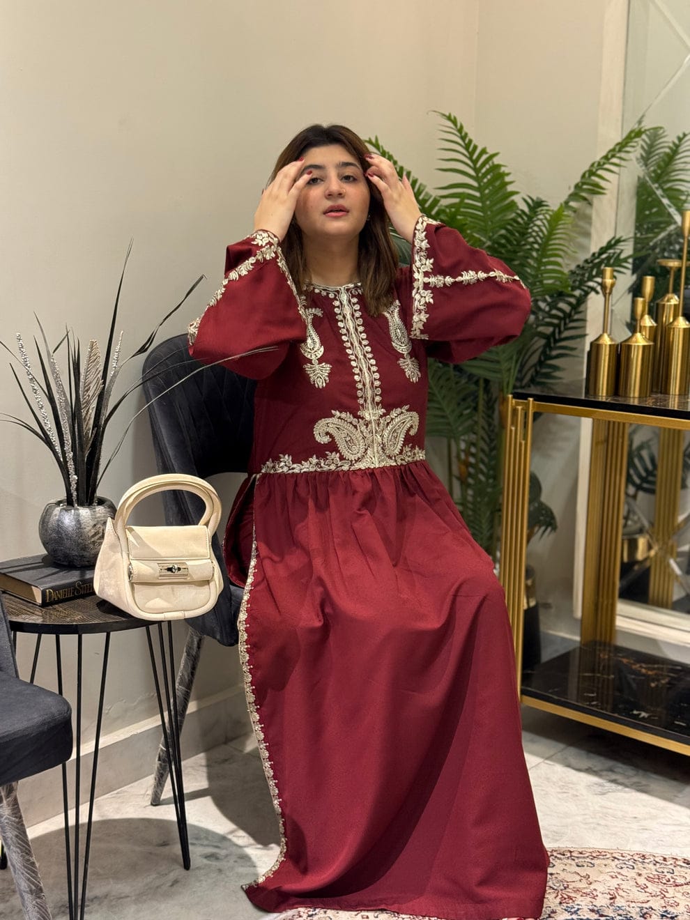 Alisha Mahroon Embroidered 2pc royal lifestyle collections
