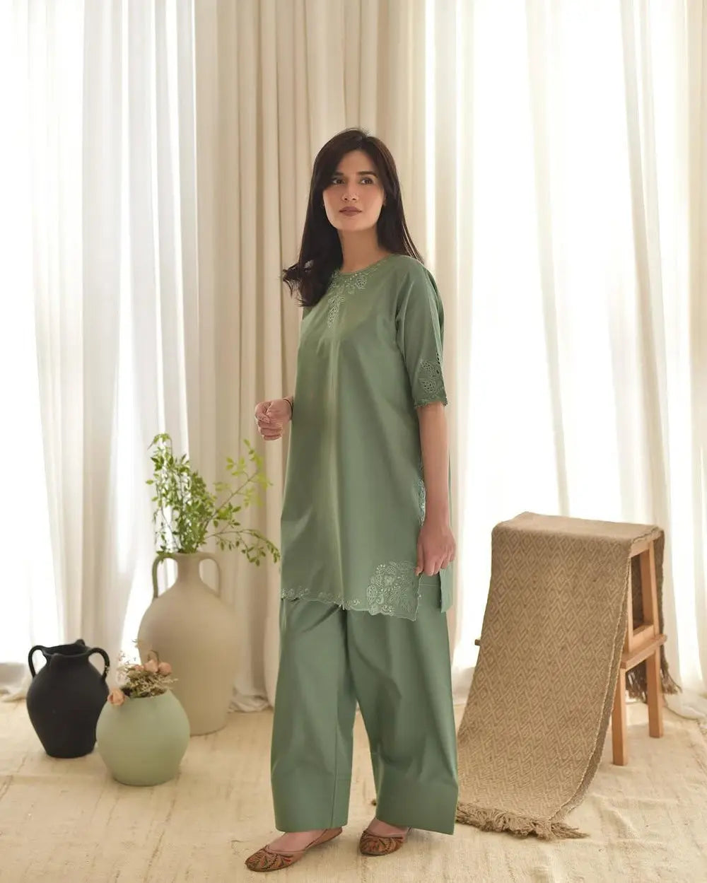 AIRA LAWN 3PC royal lifestyle collections
