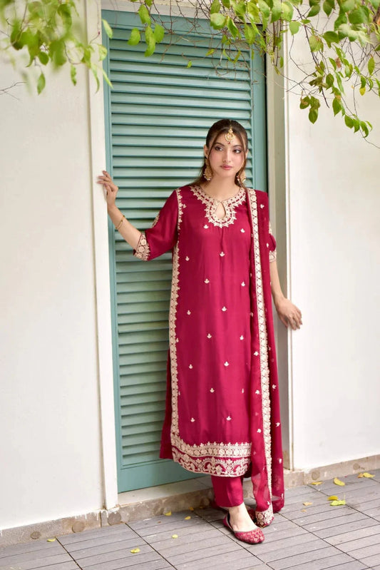 MUSHK EMBROIDED 3PC Royal Lifestyle Collections